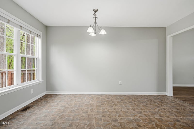 633 Sunray Dr, Clayton, NC 27520