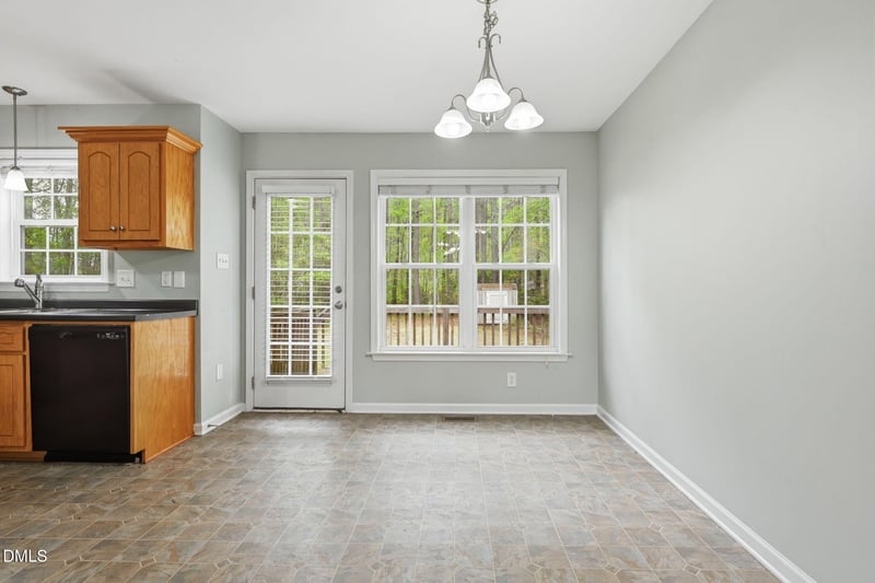 633 Sunray Dr, Clayton, NC 27520