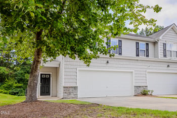 633 Woodson Dr, Clayton, NC 27527