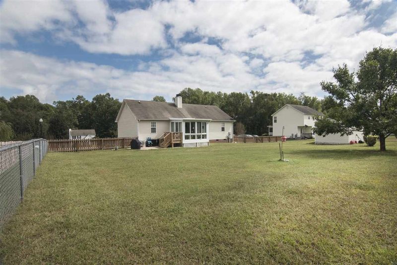 6332 Bridgemont Ln, Willow Springs, NC 27592