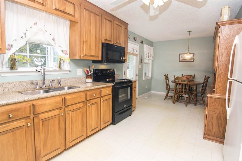 6332 Bridgemont Ln, Willow Springs, NC 27592