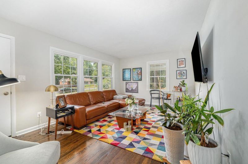 6337 Diamond Dr, Raleigh, NC 27610
