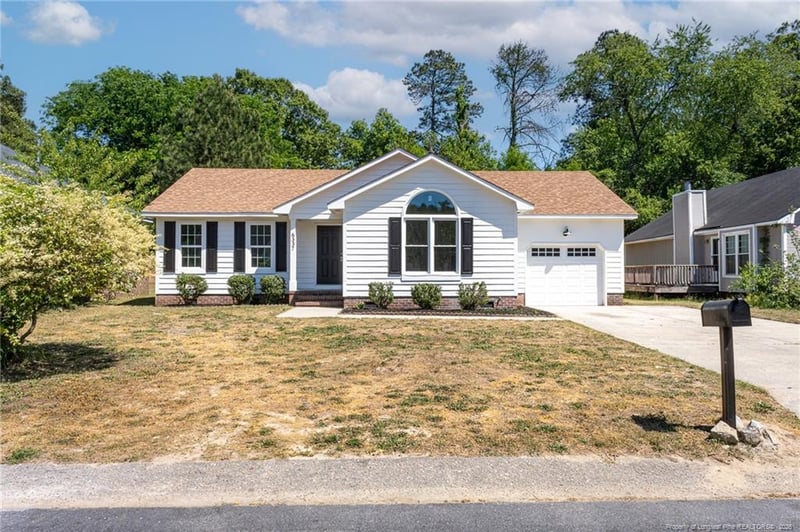 6337 Rhemish Dr, Fayetteville, NC 28304