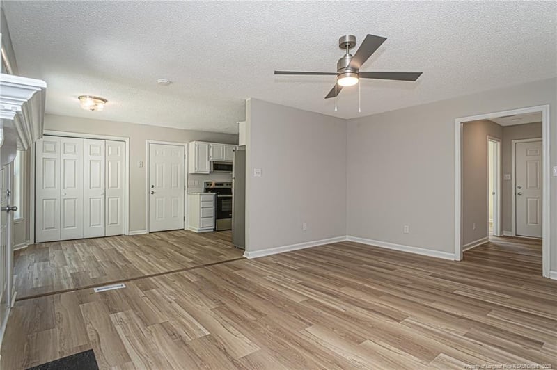 6337 Rhemish Dr, Fayetteville, NC 28304