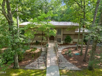 634 Kensington Dr, Chapel Hill, NC 27514