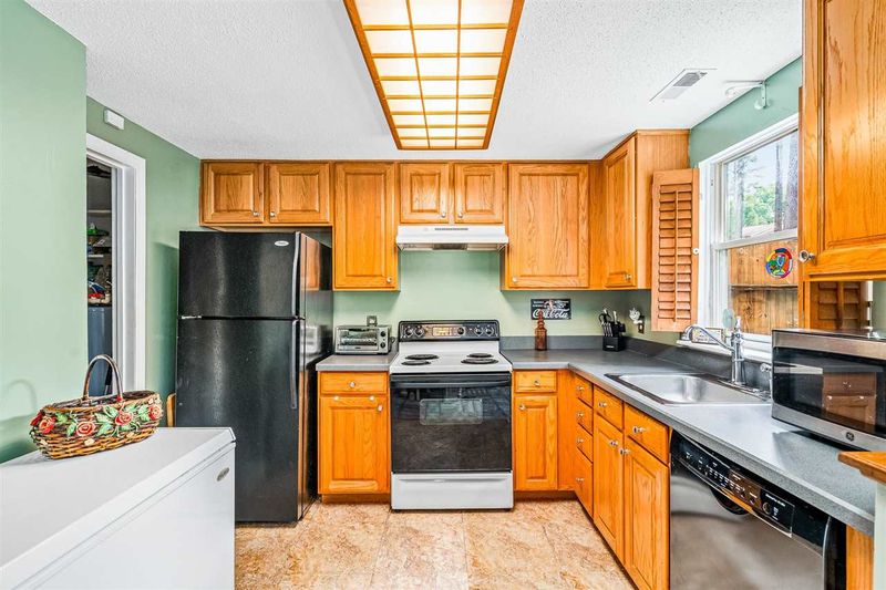 634 Middleton Ave, Cary, NC 27513