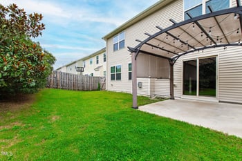 634 Stapleford Ln, Fuquay Varina, NC 27526