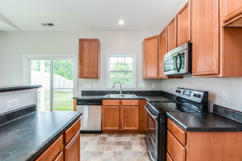 6340 Slopeside Ct, Raleigh, NC 27610