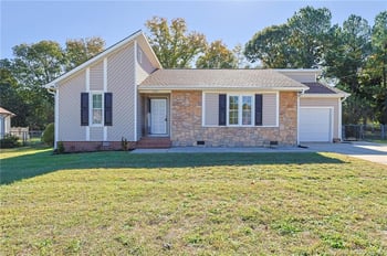 6345 Hawfield Dr, Fayetteville, NC 28303