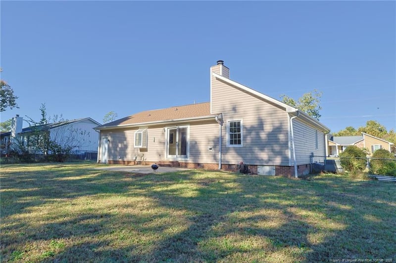 6345 Hawfield Dr, Fayetteville, NC 28303