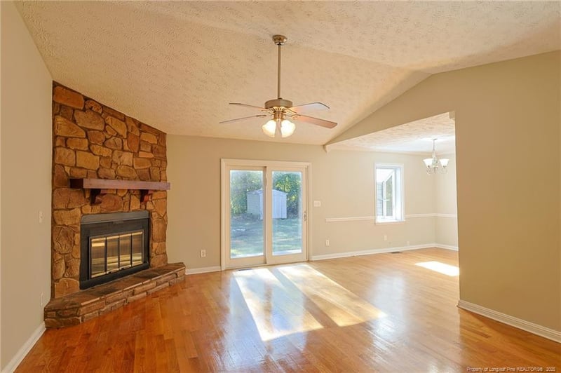 6345 Hawfield Dr, Fayetteville, NC 28303