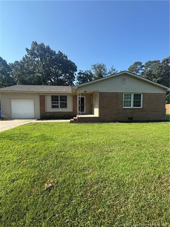 6345 Rutherglen Dr, Fayetteville, NC 28304