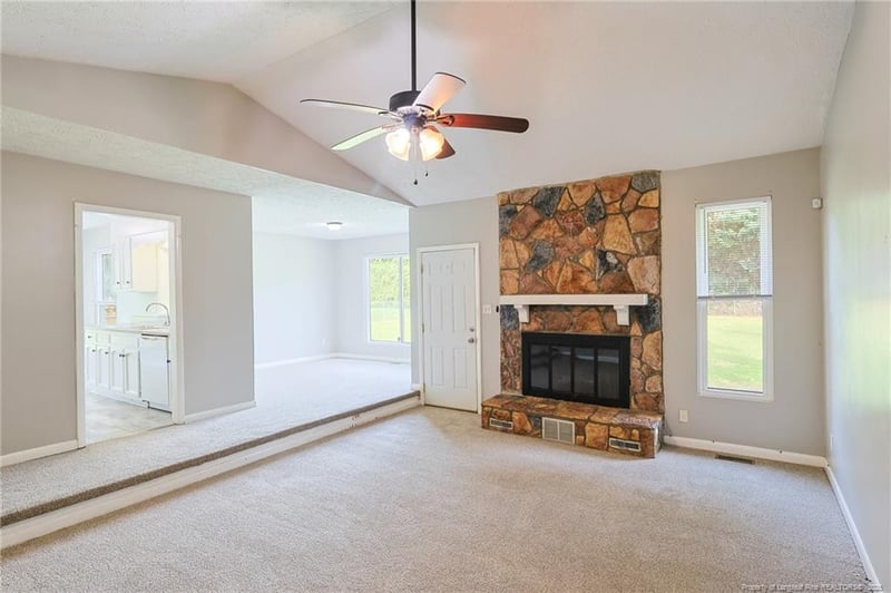 6346 Hawfield Dr, Fayetteville, NC 28303