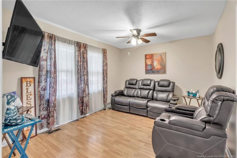 6347 Rockford Dr, Fayetteville, NC 28304
