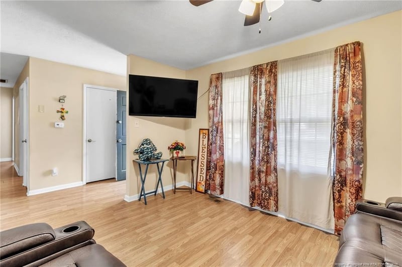 6347 Rockford Dr, Fayetteville, NC 28304