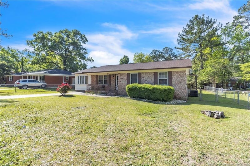 6347 Rockford Dr, Fayetteville, NC 28304