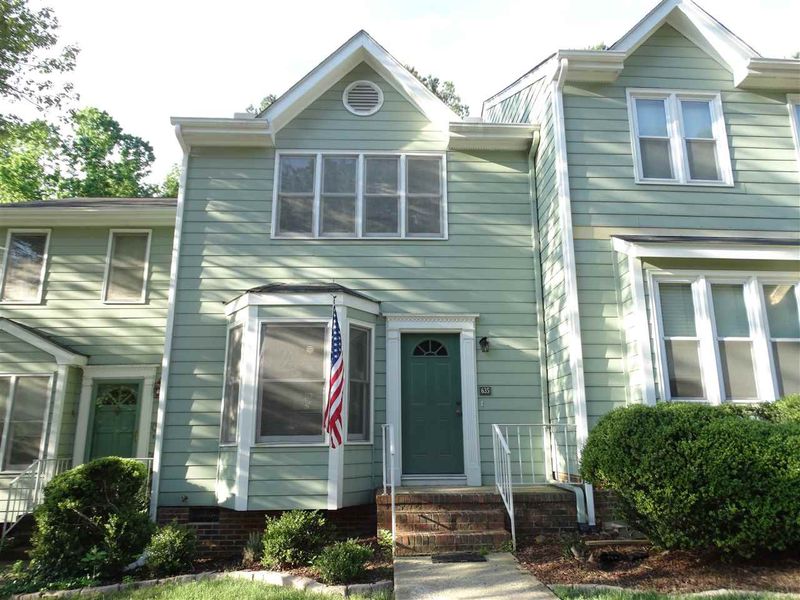 635 Oak Rn, Raleigh, NC 27606