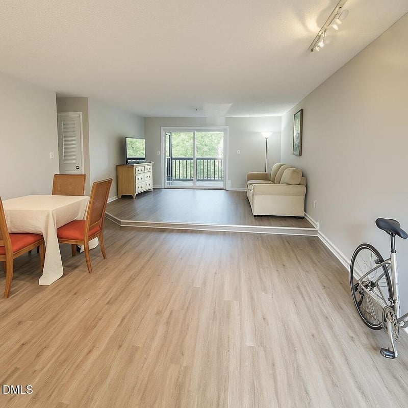 635 Pine Ridge Pl, Raleigh, NC 27609