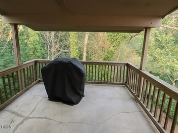 635 Pine Ridge Pl, Raleigh, NC 27609