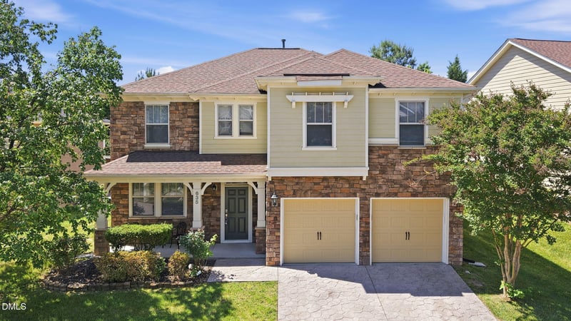 635 Piper Stream Cir, Cary, NC 27519