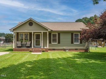635 Raymond Dr, Wendell, NC 27591