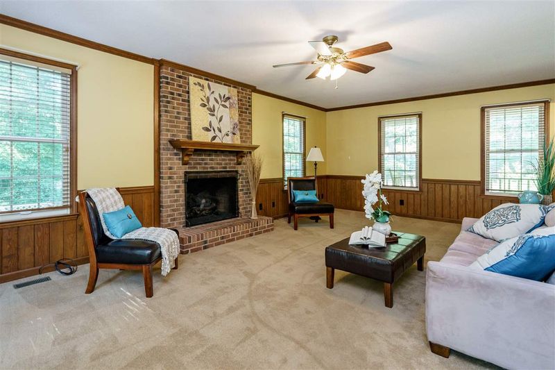 6352 Deerview Dr, Raleigh, NC 27606