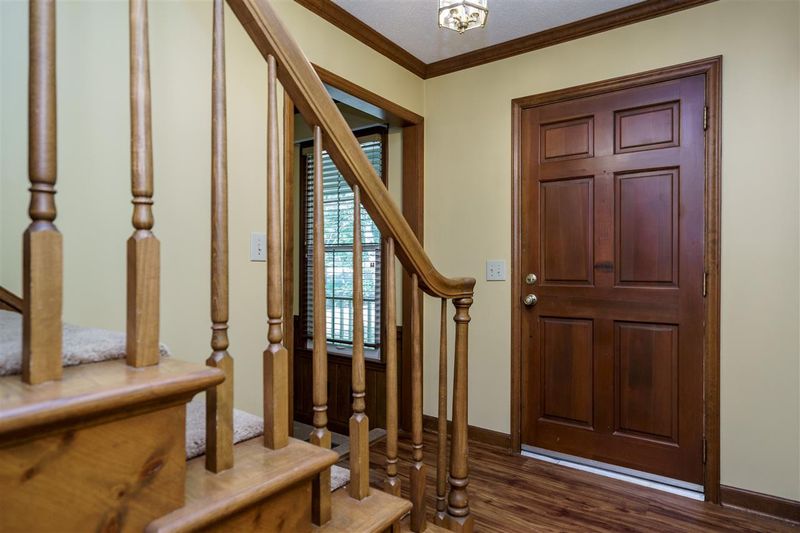 6352 Deerview Dr, Raleigh, NC 27606