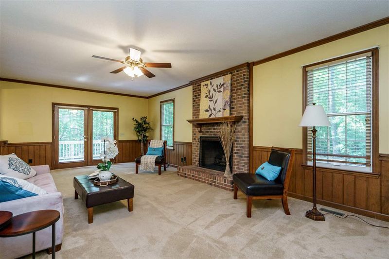 6352 Deerview Dr, Raleigh, NC 27606