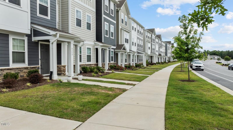 6352 Perry Creek Rd, Raleigh, NC 27616
