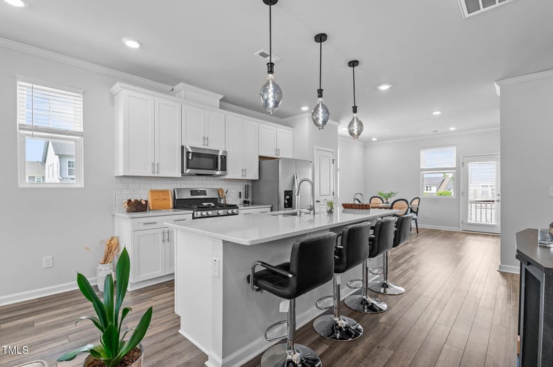6352 Perry Creek Rd, Raleigh, NC 27616