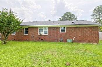 636 Berwick Dr, Fayetteville, NC 28314