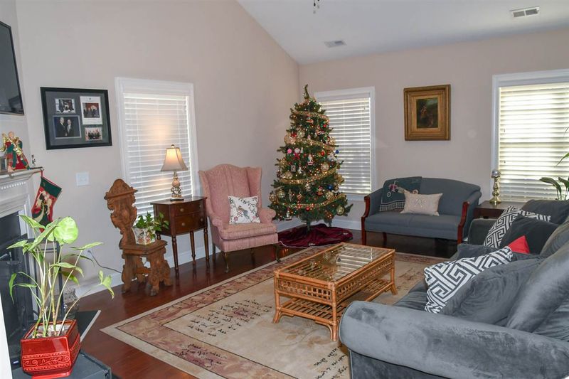 636 Bristlecone Pine Dr, Fuquay Varina, NC 27526