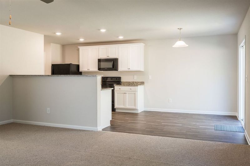 636 Crackling Ct, Zebulon, NC 27597