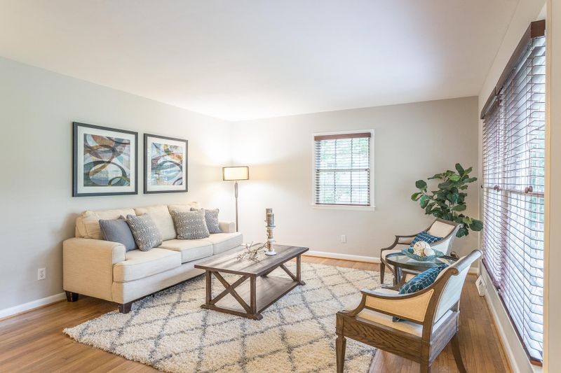 636 Duke Dr, Raleigh, NC 27609