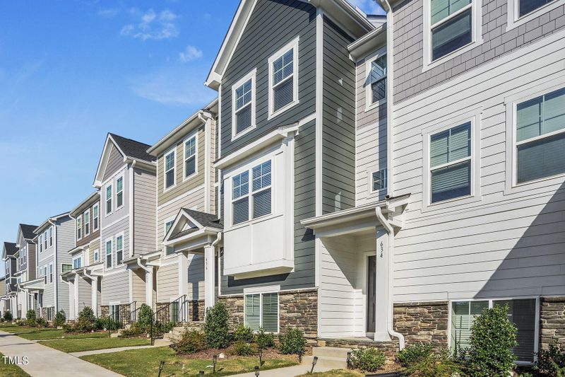 636 Gimari Dr, Wake Forest, NC 27587