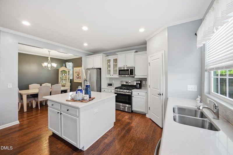 636 Hiddenbrook Dr, Durham, NC 27703