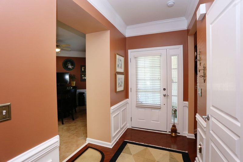 636 Lipford Dr, Cary, NC 27519