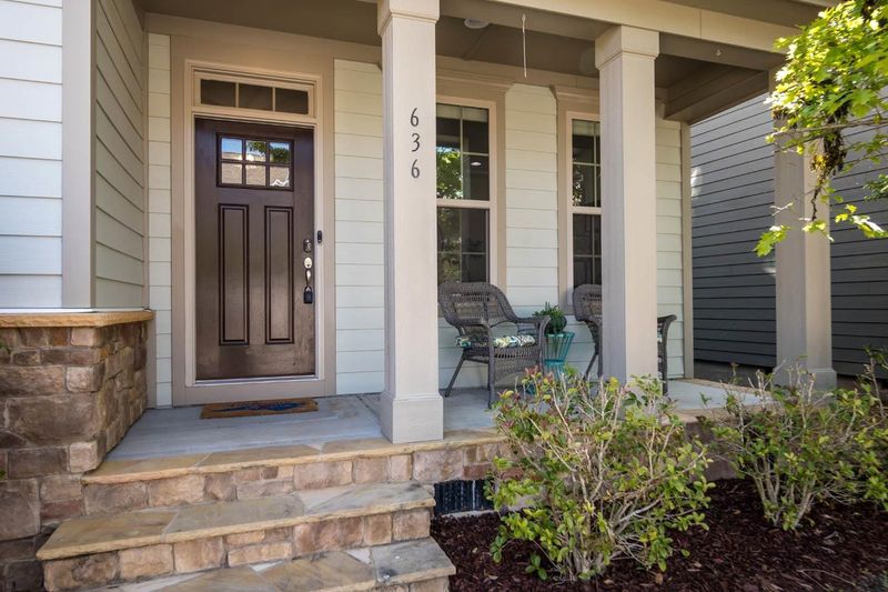 636 Mountain Pine Dr, Cary, NC 27519