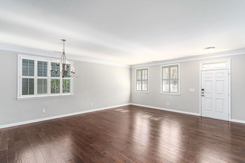 636 Piper Stream Cir, Cary, NC 27519
