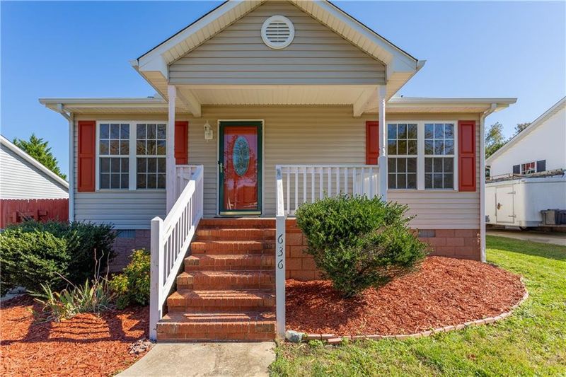 636 Queen Ann St, Burlington, NC 27217