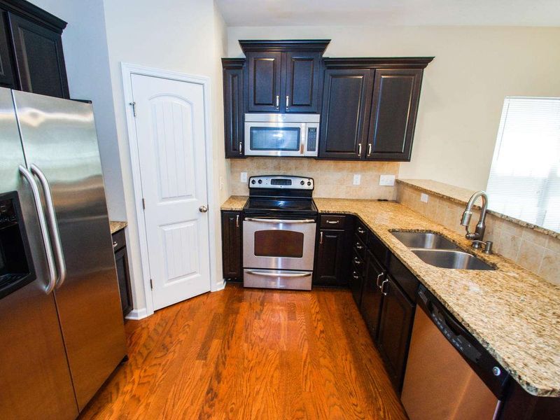 636 Smithridge Way, Fuquay Varina, NC 27526