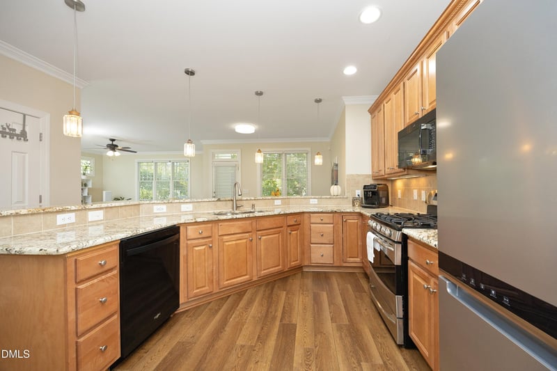 637 Lake Artesia Ln, Fuquay Varina, NC 27526