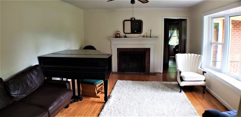 637 S Lakeside Dr, Raleigh, NC 27606