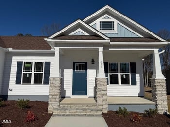 637 Little River Dr, Zebulon, NC 27597