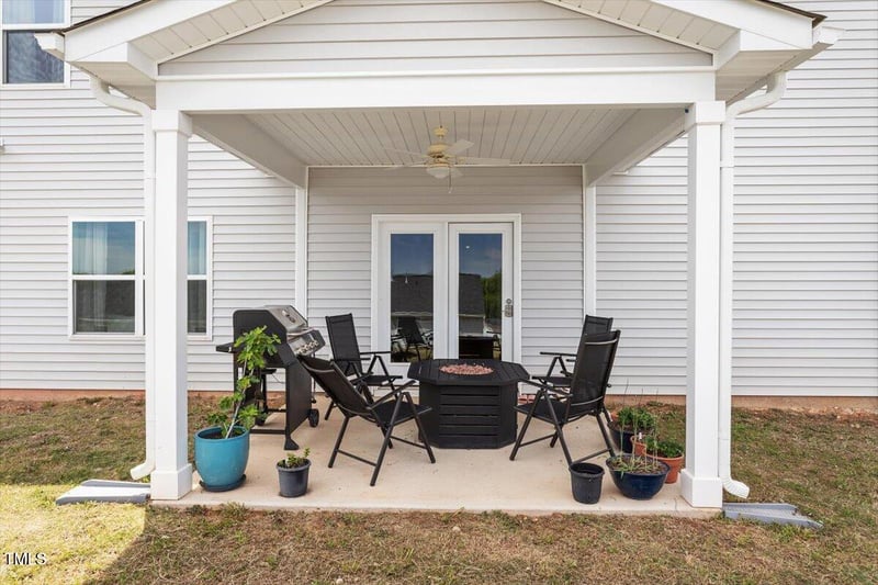 637 Marrian Dr, Clayton, NC 27520