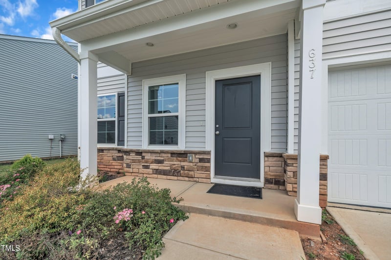 637 Marrian Dr, Clayton, NC 27520