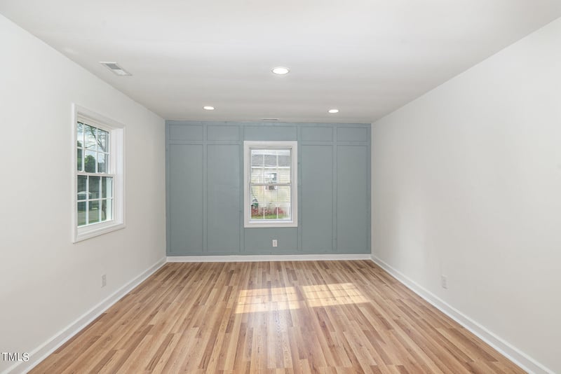 637 Matthews St, Sanford, NC 27330