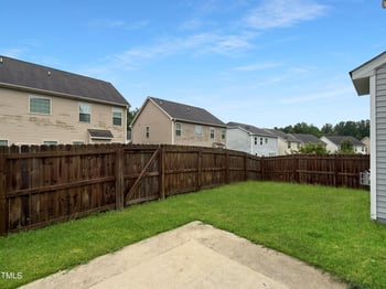 637 Stapleford Ln, Fuquay Varina, NC 27526