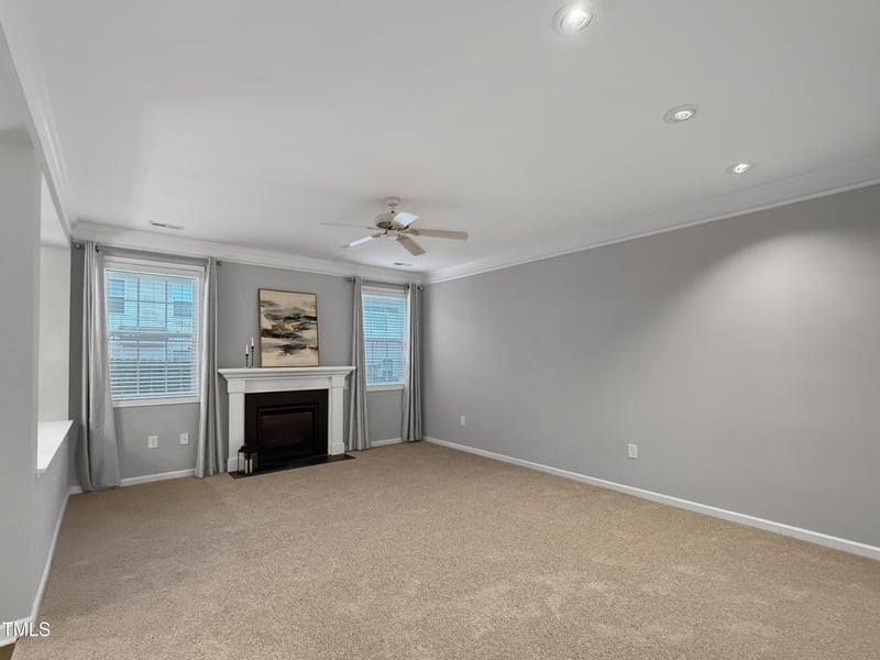 637 Stapleford Ln, Fuquay Varina, NC 27526