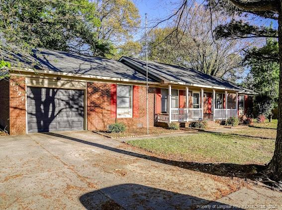 6377 Lake Traill Dr, Fayetteville, NC 28304